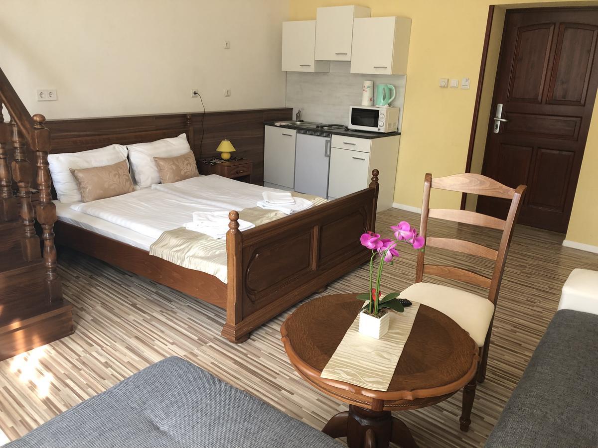 Mosoly Apartman Szeged Eksteriør billede