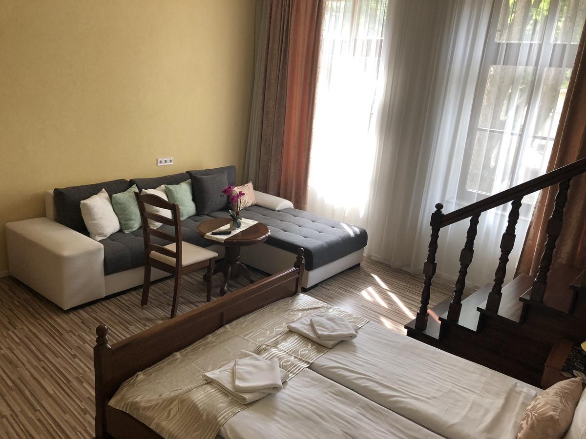 Mosoly Apartman Szeged Eksteriør billede