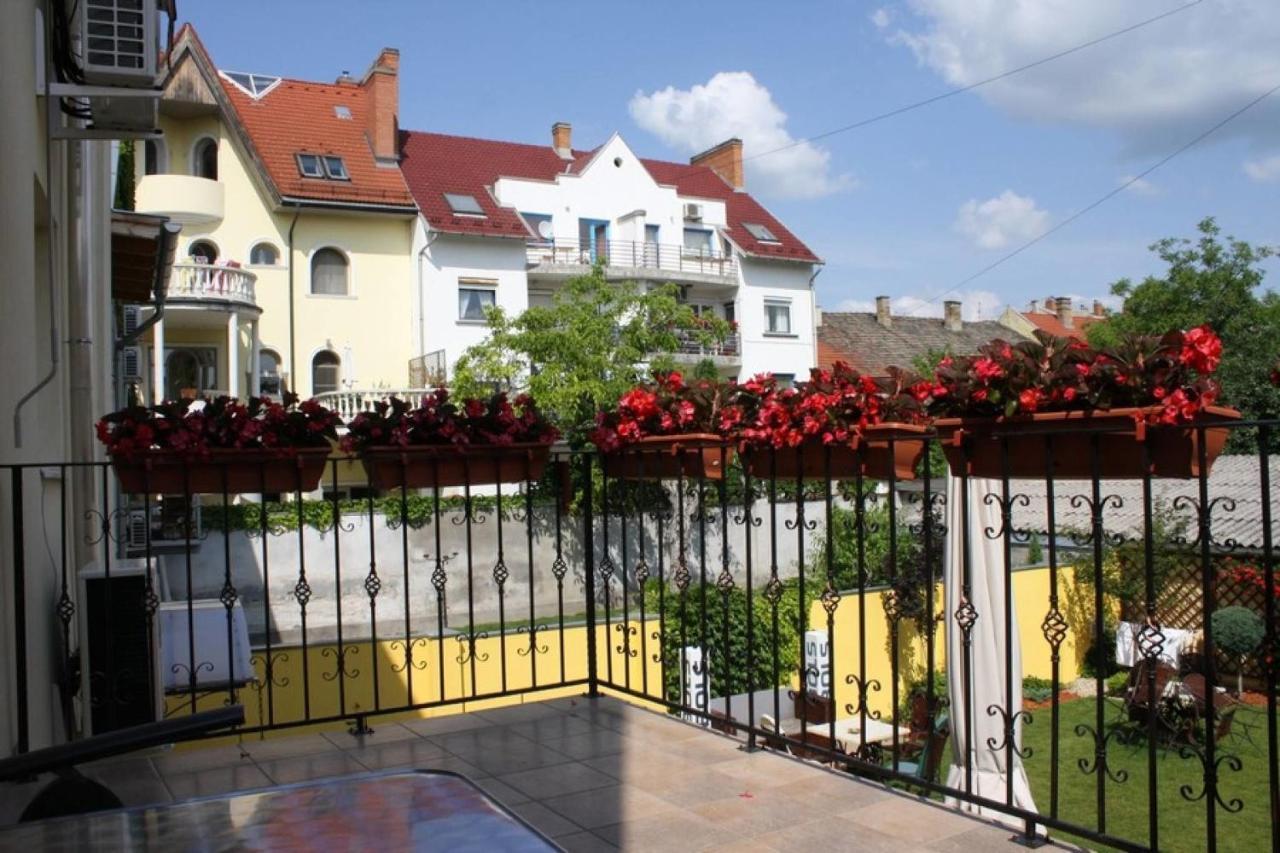 Mosoly Apartman Szeged Eksteriør billede